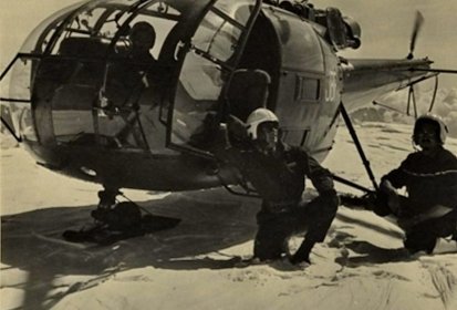 Alouette III F-MJBE avec son équipage au sommet du Mont Blanc - Photo DR (...)