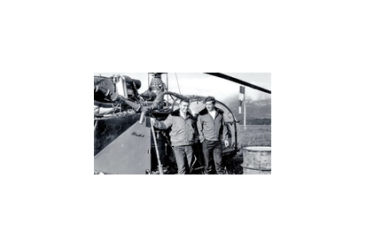 Paul ROUET en compagnie de Jean-Louis Lumpert devant l'Alouette II (…)