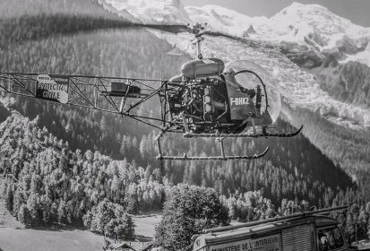 Bell 47 F-BHKZ avec aux commandes Frédéric Curie à Chamonix, Mer de Glace en (...)