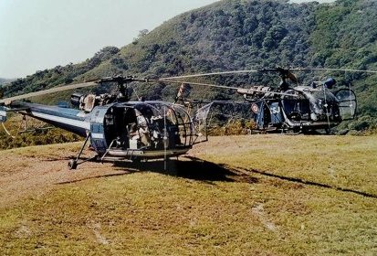 Alouette 2 F-MCSJ et Alouette 3 F-MCS_ Nouvelle Calédonie en 1985 - Photo (...)