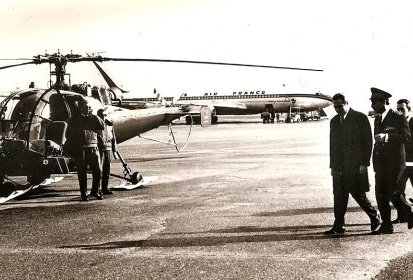 Alouette III Gendarmerie et des Officiels sur le tarmac - Photo DR (...)