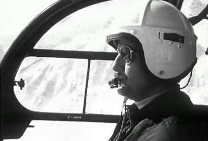 Le capitaine Fernand Janet aux commandes de l'Alouette 3 F-MJBG (...)