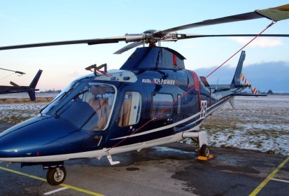 L'Agusta A109 Power et son long bec… - Photo © Patrick Gisle