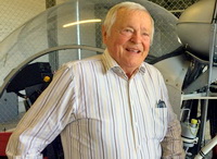 Alphonse Cadière lors du tournage d'un reportage de "Caro La Pilote" où il nous racontait avec passion son expérience du Bell 47 - Photo DR