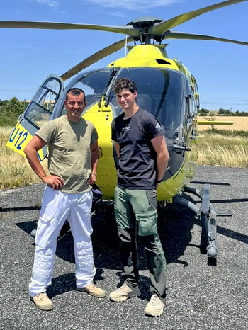 Christophe, le pilote, et Sacha, l'assistant de vol - Photo © DR