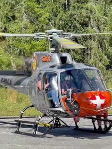 H125 F-HLLJ rotor tournant, posé sur la DZ CMBH avec Boby aux commandes - Photo © DR