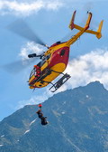 Treuillage depuis l'EC 145 Dragon 74 - Photo © Eric Thirion - Tous droits réservés