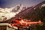 Venue en renfort de la Base d'Annecy, l'Alouette III F-ZBBQ décolle (équipage Daniel LALIQUE-Francis DELAFOSSE) depuis la DZ des Bois de Chamonix , le 12 mars 1984, direction : l'hôpital d'Annecy (transfert interhospitalier) - Photo DR collection Francis Delafosse