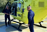 Sur la DZ de l'hôpital Henry Dufau à Avignon, l'équipage, mécanicien et pilote (Chistophe Lopez) de l'EC135 T2 HeliSMUR 84 - Photo DR laprovence