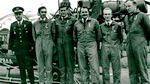 Les équipages de la Base d'Annecy posent devant l'Alouette 2 F-ZBAA le 1er mai 1966 avec de G à D : Lumpert, Riera, Rouet, Maret, Bérard, Graviou - Photo archives GHSC