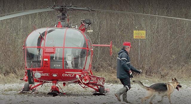 L'Alouette 3 F-ZBAH de la Sécurité civile posée sur les berges du Drac le 5 décembre 1995 - Photo DR © Maxppp 