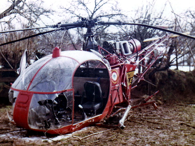 Épave de l'Alouette 2 F-ZBAB Protection civile crashée le 16 février 1970 - Photo DR collection famille Le Gac