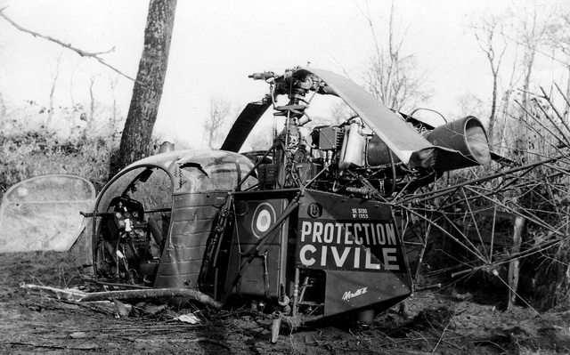  Épave de Alouette 2 F-ZBAB Protection civile équipage Jean Le Gac - Brigadier-chef Roger Bory 16-02-1970 - Photo DR collection Famille Le Gac