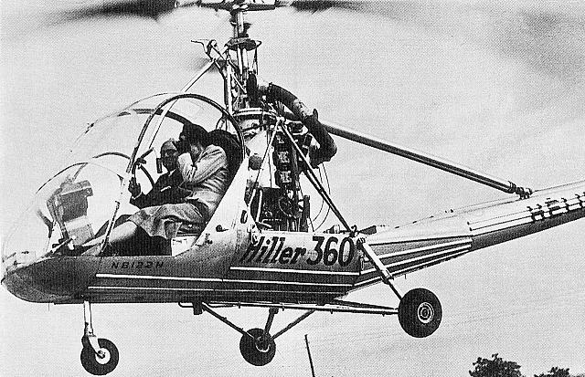  Le premier Hiller UH 12A arrivé en France, le N° 122, encore immatriculé aux USA avant de devenir F-BFPR chez Helicop-Air - Aux commandes : Henri Boris accompagné de Valérie André (à confirmer) en 1950 - Photo DR