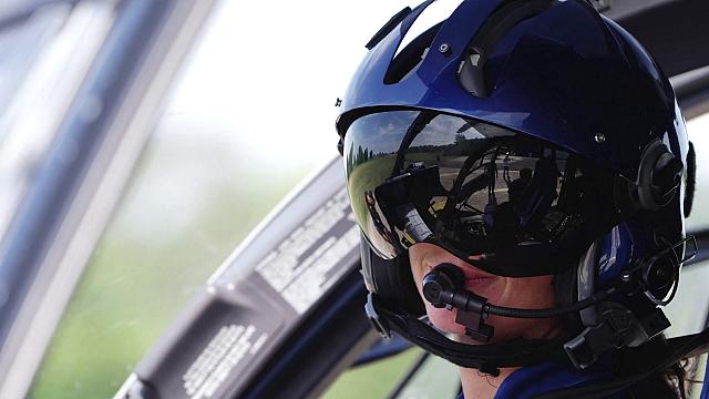  Reflet dans le casque - Photo © flyhighaeromedia