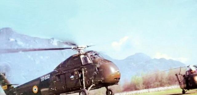 Sikorsky H34 X0-832 prêt à se poser sur la Base Aérienne 725 du Bourget-Lac - Photo DR