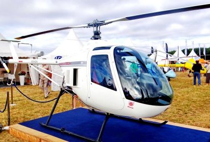 Le LH sur le stand LCA-HELITECH de Blois 2013 - Photo © Patrick (...)