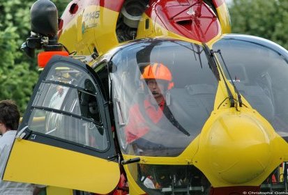 Richard, le pilote aux commandes de l'EC 145 F-ZBPJ - Photo © Christophe (...)