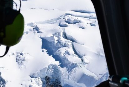 Subjuguée par les paysages survolés - Photo © Claire Gothié