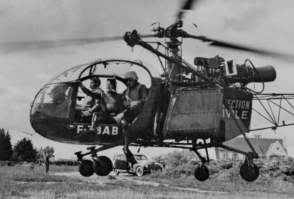 Alouette 2 F-ZBAB avec plongeur décollage - Photo collection famille (...)