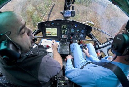 Inside cockpit - Photo © Eric Raz
