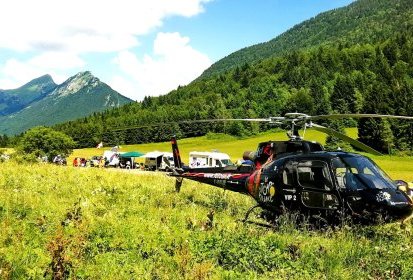 Attraction avant les coureurs, le beau B3 - Photo © Nico Dotto