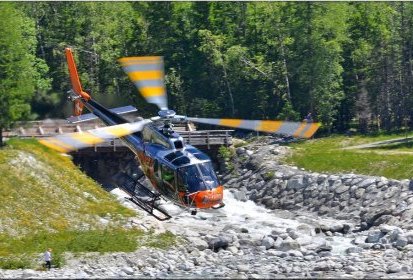 Pascal Brun (CMBH) et son AS350 B3e - Photo © Eric Thirion - Tous droits (...)