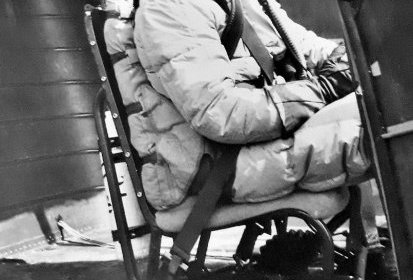 Jean Boulet, équipé, aux commandes de l'Alouette II SE 3150 N° 002 F-ZWVB (...)