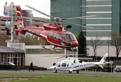 Le SA 365 N°5043 Sécurité civile décollant de l'héliport d'Issy-les-Moilinea