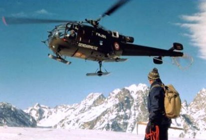 Alouette 3 FM-JBG gendarmerie en vol, livrée kaki et équipage avec casques (…)