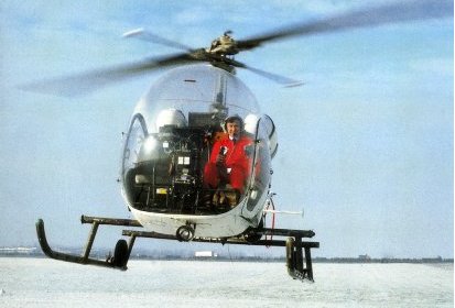 Jean-Marie Potelle aux commandes du Bell 47 - Photo collection (...)