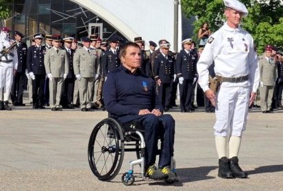 Yves Mathelin vient d'être décoré de la médaille de l'aéronautique (…)