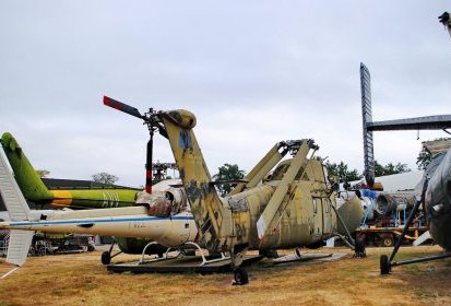 Sikorsky H-19B (AVV), AS 350 Écureuil (F-WZJL), Sikorsky H-34A (SA-116) et (...)
