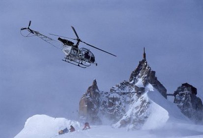 Lama F-GRRB (CMBH) et l'Aiguille du Midi en arrière-plan - Photo © (...)