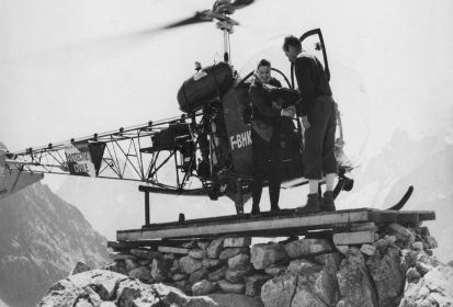 Bell 47 F-BHKZ Protection civile, rotor tournant, posé sur la DZ du (…)
