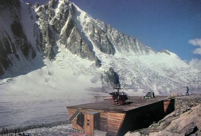 SA315B Lama du SAF posé sur la DZ du refuge d'Argentière - Photo © X - (...)