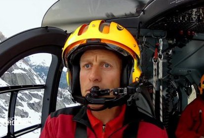 Pilote et MOB aux commandes de Dragon 74 - Photo © France 3