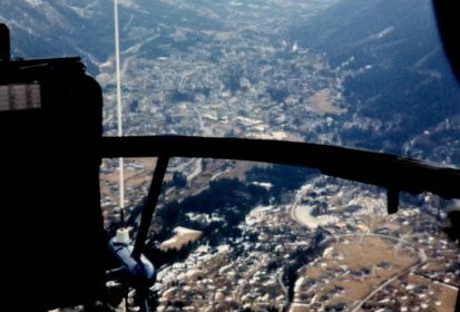 La vallée de Chamonix depuis le cockpit de Bravo Lima - Photo © Christophe (…)