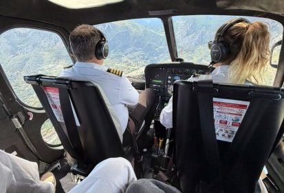 Inside AS350 B2 immatriculé 3A-MTT d'Héli Air Monaco avec commandant de (…)
