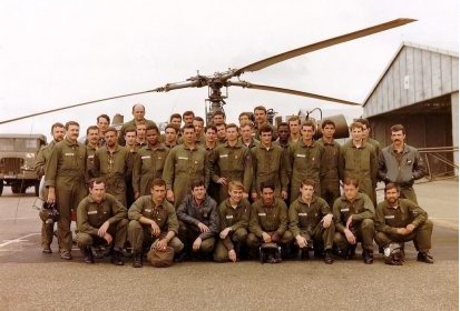 A L'ALAT, Bruno est juste derrière le capitaine - Photo collection (...)
