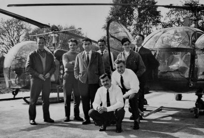 Bell 47 G2 et Alouette 2 F-BJHN équipages - Photo collection famille (...)