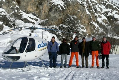 La Dream Team pose devant la Star du jour - Photo © Guimbal Hélicoptères