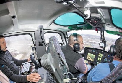 A bord de l'AS 350 B3 - Photo © Eric Raz