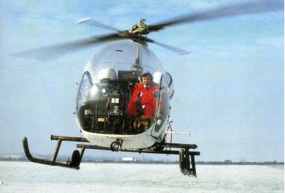 Jean-Marie Potelle aux commandes du Bell 47 - Photo © X - en cas (...)