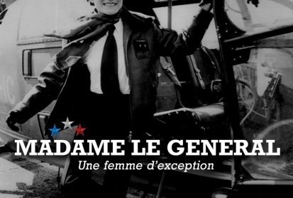 Avec ses étoiles descendant d'une Alouette 3 Escadron d'hélicoptère (...)