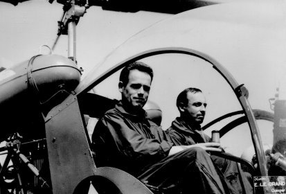 Équipage à bord du Bell 47 de la Protection civile à la fin des années 1950 (...)