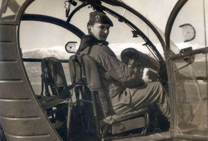 Jean Louvet à ses début sur Alouette II en 1965 - Photo DR collection Jean (...)