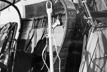 Ancre accrochée au treuil de l'Alouette II F-BJHN Protection civile - (...)