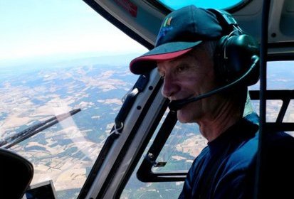 Jean Louvet aux commandes de son AS355 N F-GMBA (Tour de France 2009) - (...)