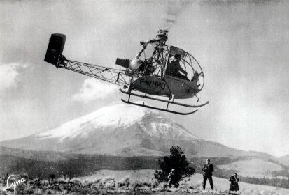 Démonstration de Jean sur le Djinn biplace - Photo Sud Aviation collection (...)